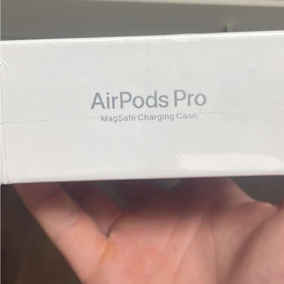 Apple AirPods 2nd Gen